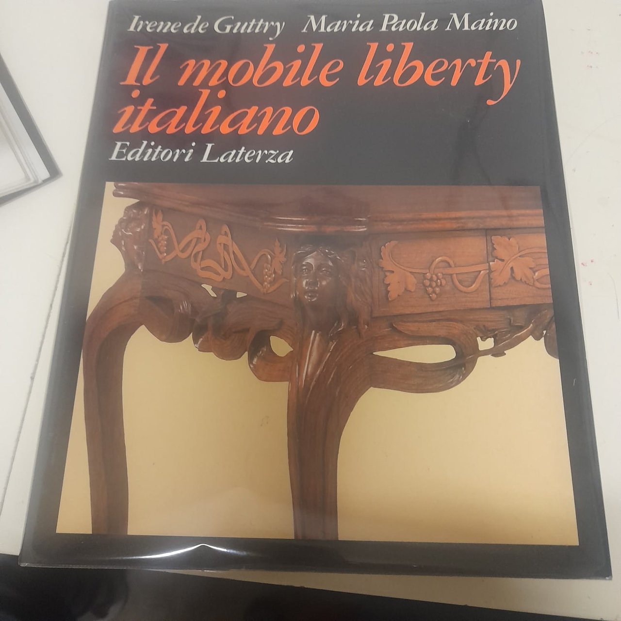 Il mobile liberty italiano