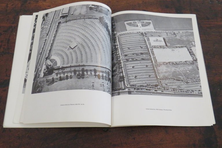 Thirty four Parking lots in Los Angeles | Immagine Gallery 1