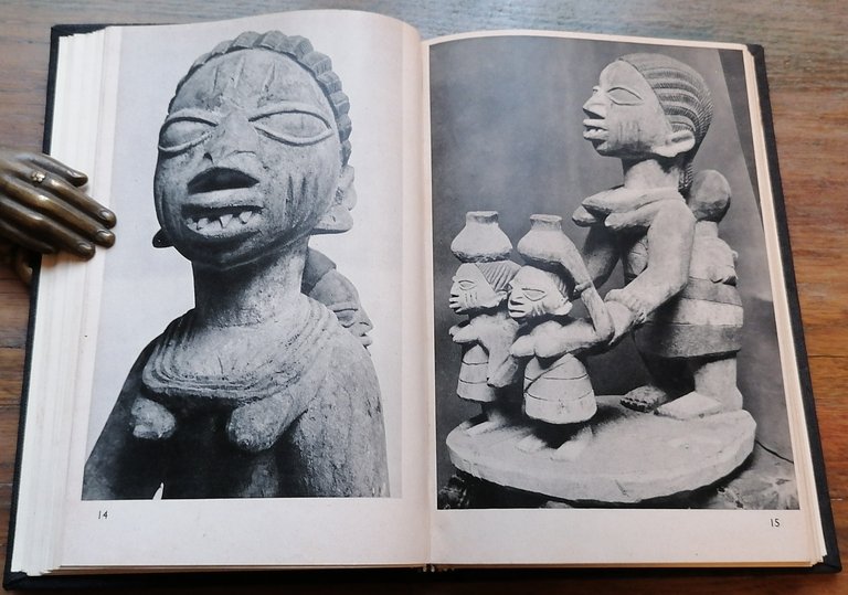 Figures in wood of West Africa. Bronzes of West Africa.