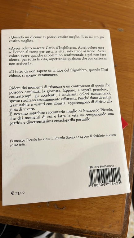 Momenti di trascurabile infelicità