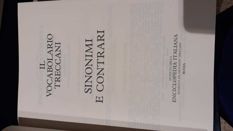 Il vocabolario Treccani - Sinonimi e contrari